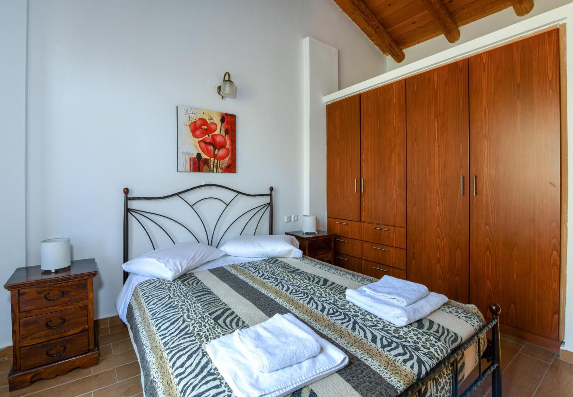 Malathiros Traditional Villas ภายนอก รูปภาพ