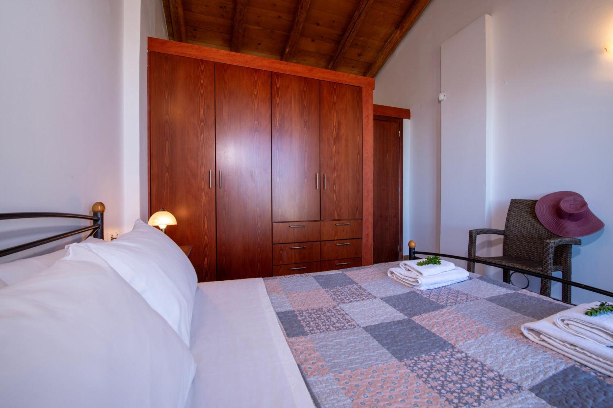 Malathiros Traditional Villas ภายนอก รูปภาพ
