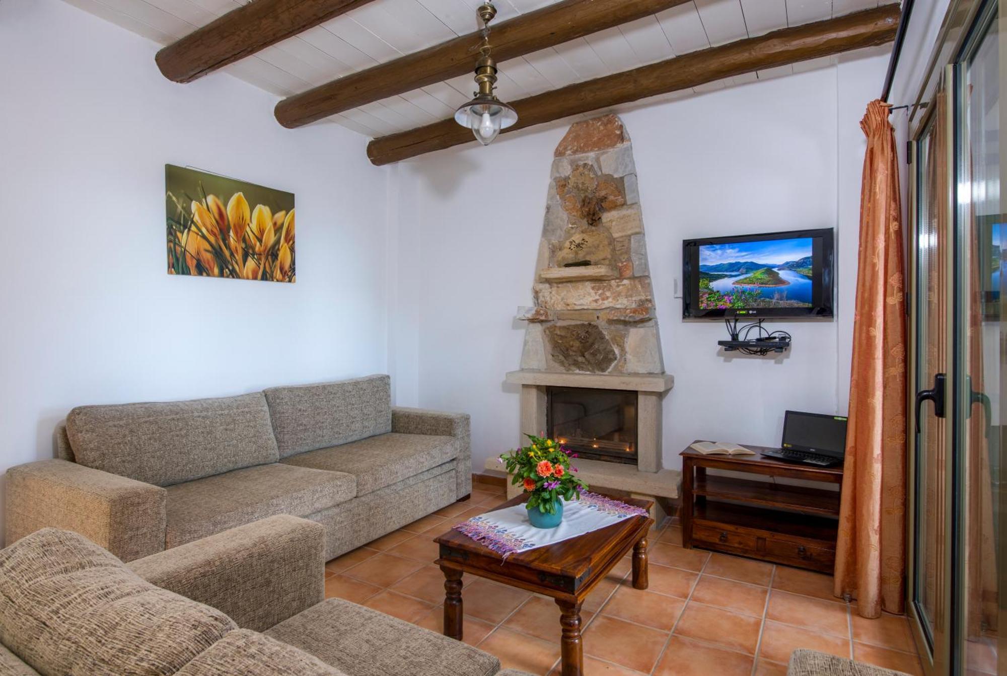 Malathiros Traditional Villas ภายนอก รูปภาพ